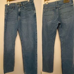 Wrangler mens Authentics Classic Regular Fit Straight Leg Jeans ZM100SF 32X36